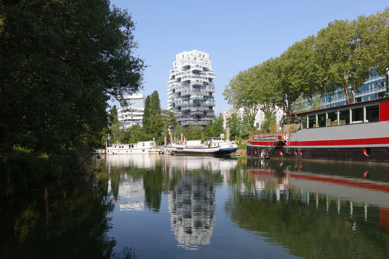 Tour  ADN Avec Terrasses, Issy  Les Moulineaux — © Loci Anima